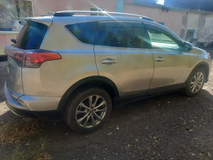 Toyota RAV4 2017 года за 8 700 000 тг. в Астана – фото 4
