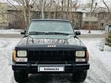 Jeep Cherokee 1989 годаfor4 200 000 тг. в Астана