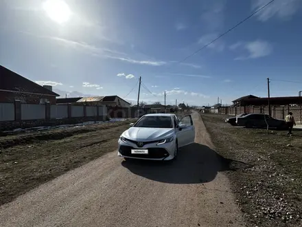 Toyota Camry 2019 года за 14 200 000 тг. в Тараз – фото 2