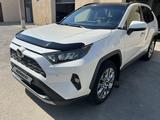 Toyota RAV4 2019 года за 13 500 000 тг. в Атырау – фото 3