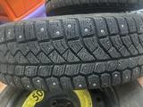 Шипованные шины с дисками за 80 000 тг. в Астана – фото 2