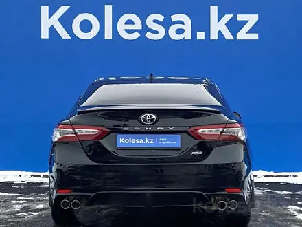 Toyota Camry 2019 года за 14 259 500 тг. в Алматы – фото 4