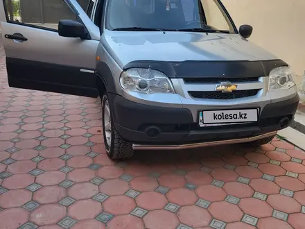 Chevrolet Niva 2013 года за 3 200 000 тг. в Жетысай – фото 2