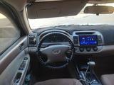 Toyota Camry 2002 годаүшін3 700 000 тг. в Атырау – фото 5