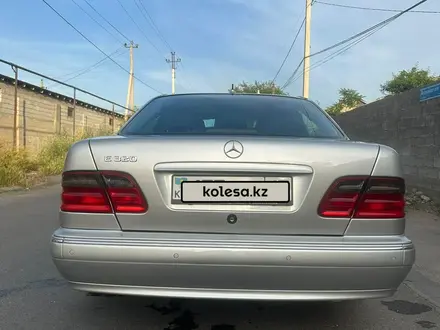 Mercedes-Benz E 320 1999 года за 6 350 000 тг. в Шымкент – фото 2