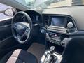 Hyundai Elantra 2018 года за 4 700 000 тг. в Атырау – фото 2
