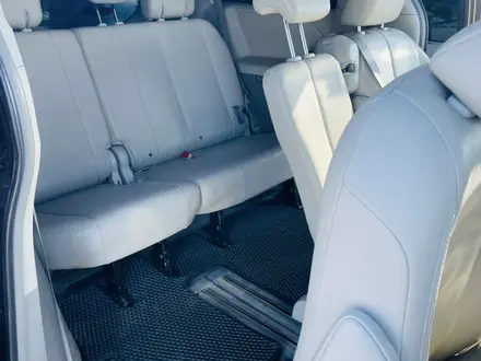 Toyota Sienna 2013 года за 12 200 000 тг. в Атырау – фото 4