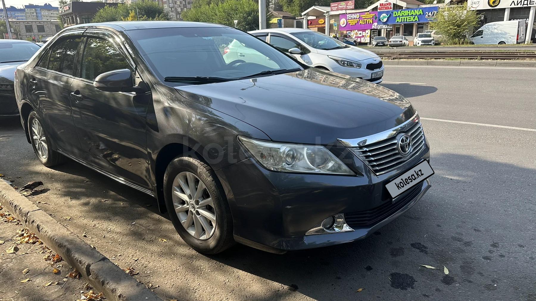 Toyota Camry 2011 г.