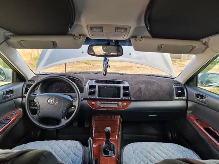 Toyota Camry 2005 года за 5 200 000 тг. в Атырау – фото 2