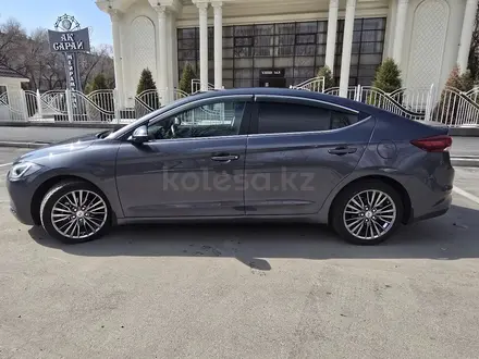 Hyundai Elantra 2018 года за 8 300 000 тг. в Тараз – фото 2