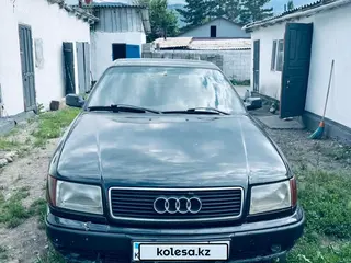 Audi 100