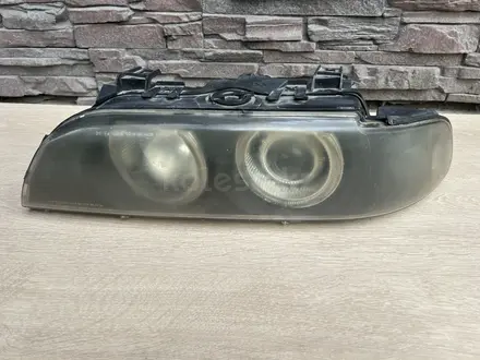Фара левая BMW 5 E39 E 39 за 14 000 тг. в Алматы