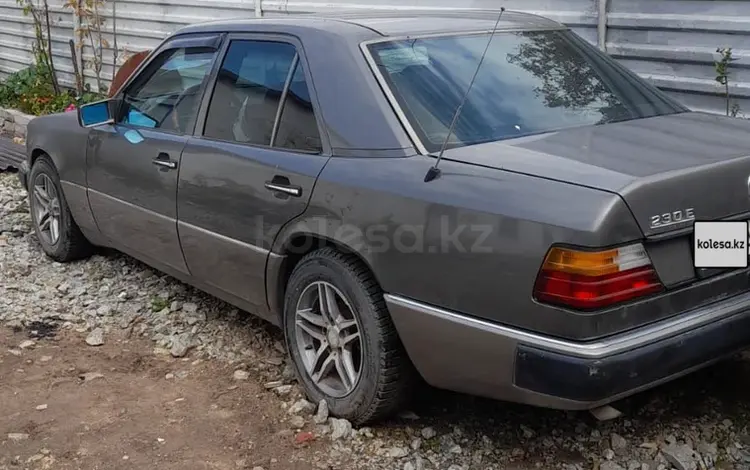 Mercedes-Benz E 230 1992 года за 1 000 000 тг. в Астана