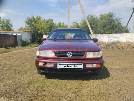 Volkswagen Passat 1995 года за 2 000 000 тг. в Мартук – фото 4