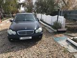 Mercedes-Benz C 240 2000 года за 2 500 000 тг. в Осакаровка