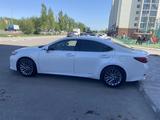 Lexus ES 300h 2015 годаүшін17 200 000 тг. в Астана – фото 2