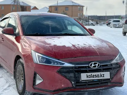 Hyundai Elantra 2019 года за 7 500 000 тг. в Караганда – фото 2