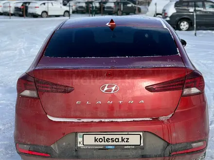 Hyundai Elantra 2019 года за 7 500 000 тг. в Караганда – фото 3