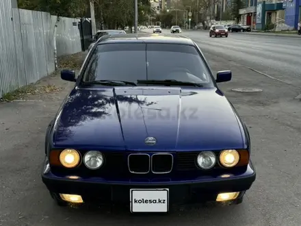 BMW 520 1993 года за 2 300 000 тг. в Астана