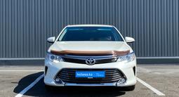 Toyota Camry 2017 года за 11 900 000 тг. в Шымкент – фото 2