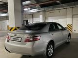 Toyota Camry 2010 годаүшін7 300 000 тг. в Семей – фото 2