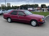 Mercedes-Benz E 230 1987 годаfor1 500 000 тг. в Астана