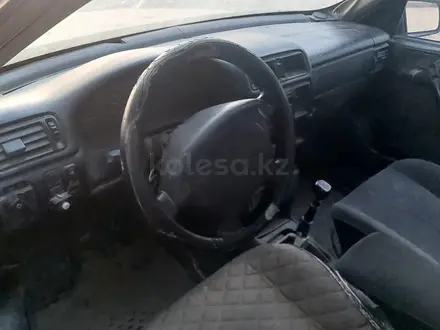 Opel Vectra 1993 года за 700 000 тг. в Шиели – фото 3