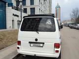 Volkswagen Caravelle 1999 года за 5 800 000 тг. в Астана – фото 5