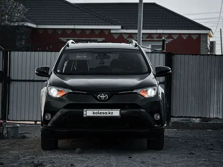 Toyota RAV4 2018 года за 10 500 000 тг. в Атырау – фото 7