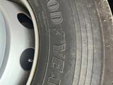 Резина 315 80 22.5 Goodyear за 120 000 тг. в Алматы