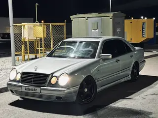 Mercedes-Benz E 430