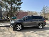 Toyota Highlander 2011 года за 11 350 000 тг. в Астана