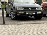 Volkswagen Golf 1992 годаүшін1 000 000 тг. в Есик