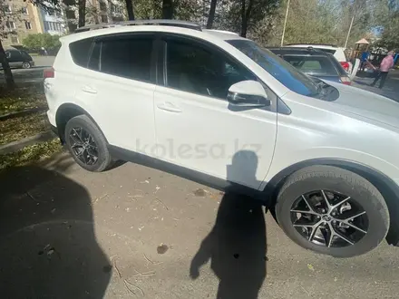 Toyota RAV4 2018 года за 12 700 000 тг. в Усть-Каменогорск – фото 4