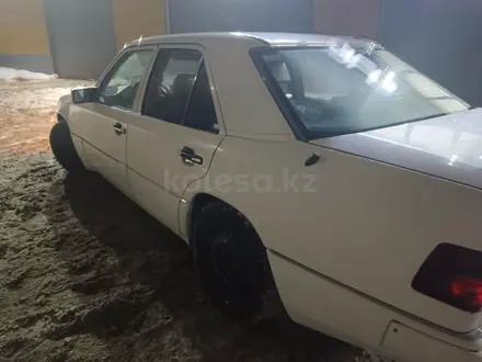 Mercedes-Benz E 200 1992 года за 1 400 000 тг. в Павлодар – фото 7