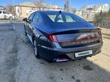 Hyundai Sonata 2020 года за 12 000 000 тг. в Атырау – фото 2