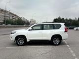 Toyota Land Cruiser Prado 2021 года за 25 700 000 тг. в Алматы – фото 2