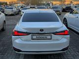 Lexus ES 250 2019 года за 19 500 000 тг. в Астана – фото 2