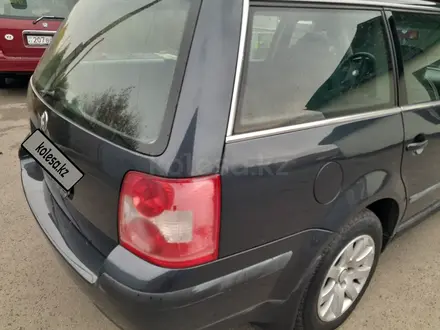 Volkswagen Passat 2003 года за 2 950 000 тг. в Алматы – фото 13