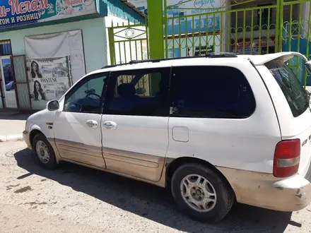 Kia Carnival 2002 года за 1 500 000 тг. в Шиели – фото 4