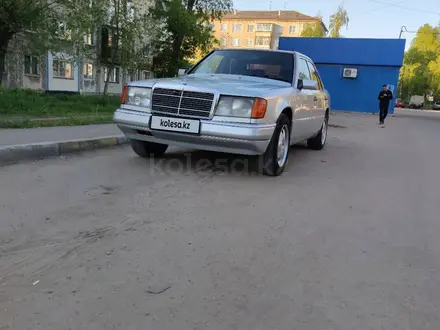 Mercedes-Benz E 280 1993 года за 2 000 000 тг. в Петропавловск – фото 2