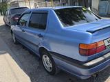 Volkswagen Vento 1993 года за 1 500 000 тг. в Шымкент – фото 5