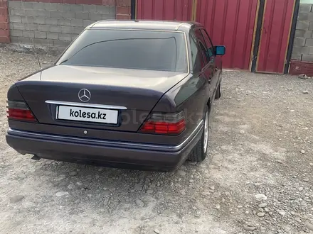 Mercedes-Benz E 220 1993 года за 2 600 000 тг. в Туркестан – фото 8