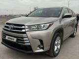 Toyota Highlander 2014 годаүшін11 400 000 тг. в Актау