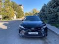 Toyota Camry 2018 года за 15 700 000 тг. в Шымкент – фото 2