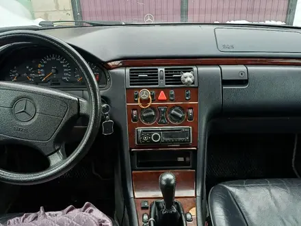 Mercedes-Benz E 230 1995 года за 2 500 000 тг. в Астана – фото 9