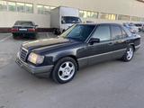 Mercedes-Benz E 220 1993 года за 2 350 000 тг. в Кызылорда – фото 2