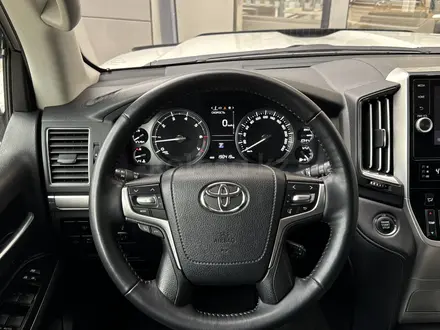 Toyota Land Cruiser 2019 года за 31 200 000 тг. в Алматы – фото 11
