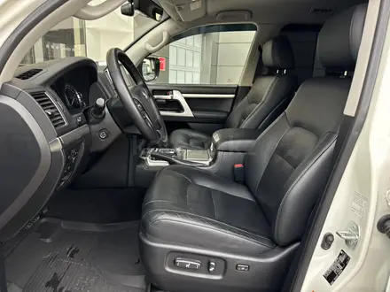 Toyota Land Cruiser 2019 года за 31 200 000 тг. в Алматы – фото 15