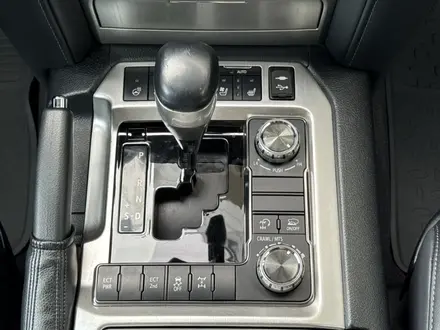 Toyota Land Cruiser 2019 года за 31 200 000 тг. в Алматы – фото 9